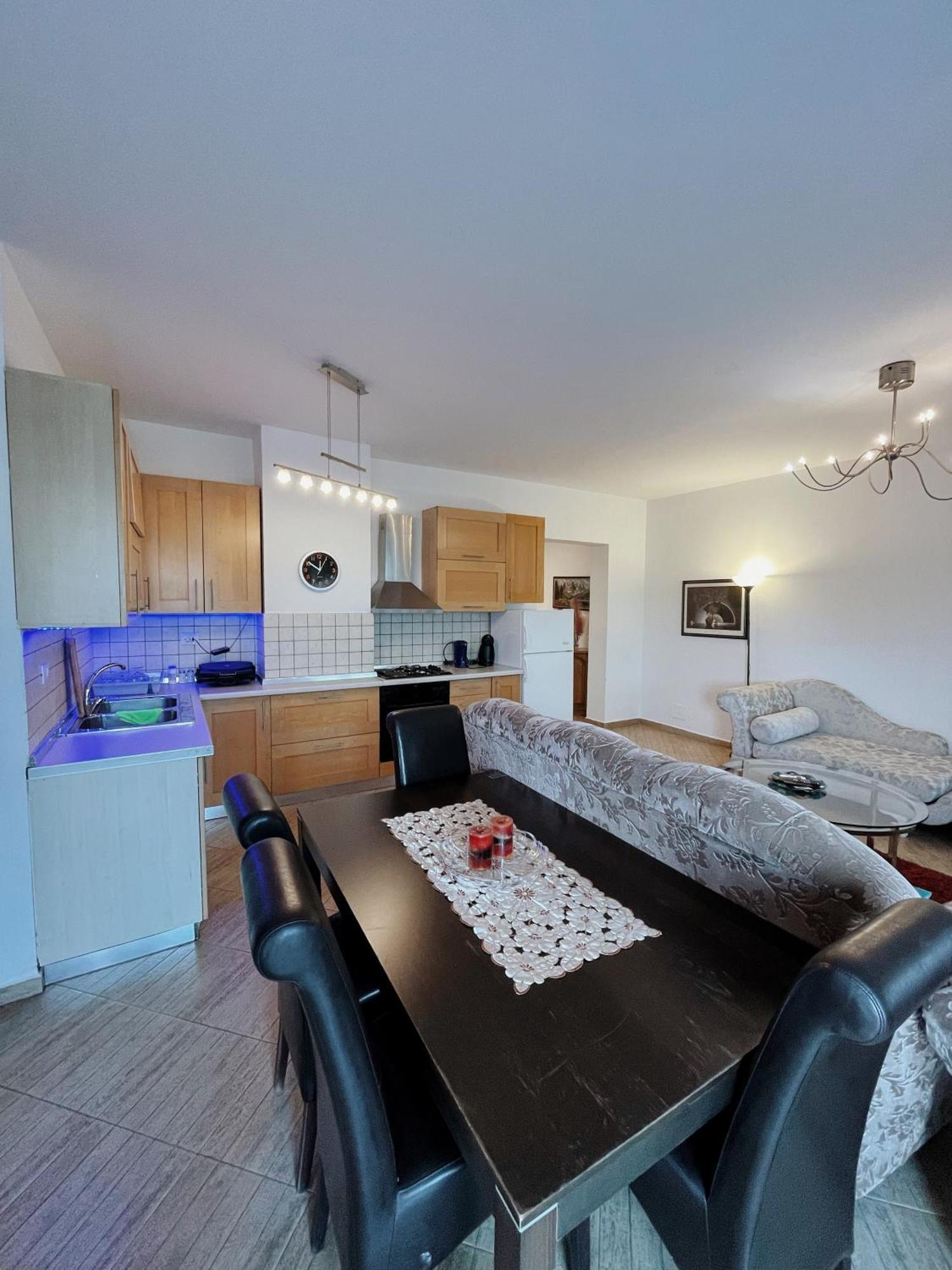 Lovely Apartment 티라나 외부 사진